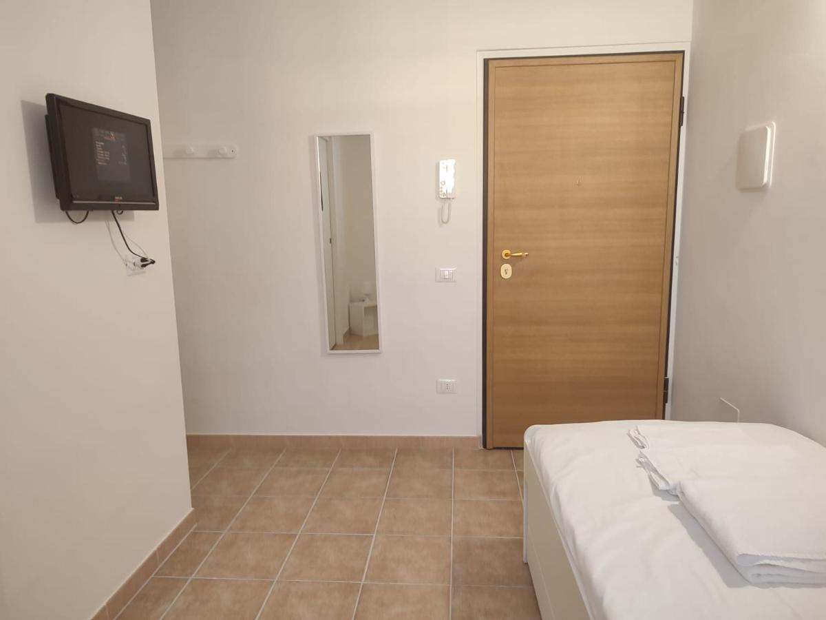 Via Cavour Hotel LʼAquila Екстериор снимка