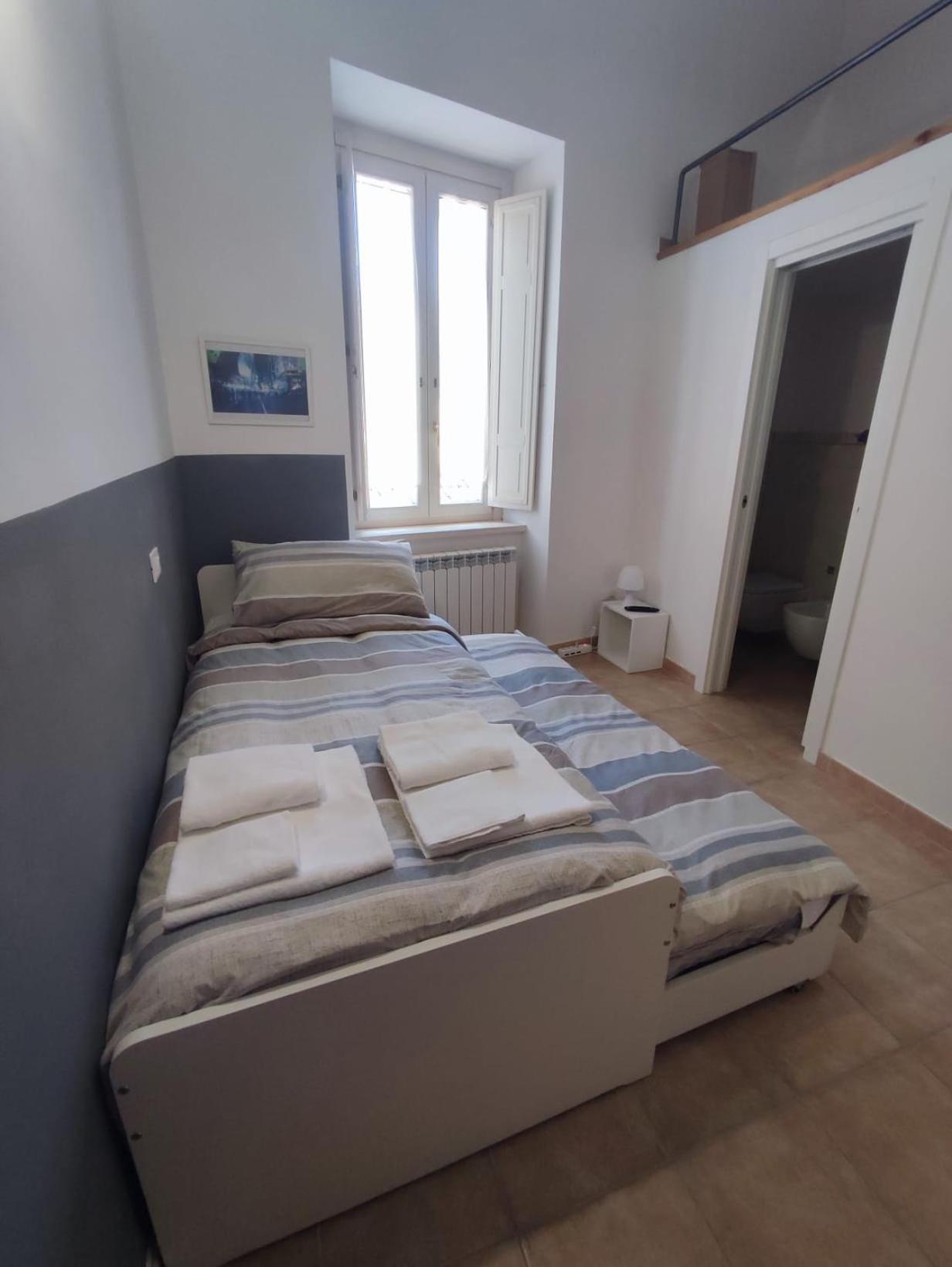 Via Cavour Hotel LʼAquila Екстериор снимка